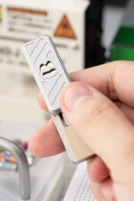 Bond - Image 3